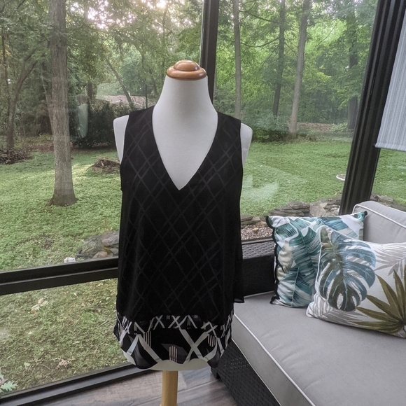 WHBM Layered Split Back V Neck Sleeveless High Low Blouse - Picture 5 of 7